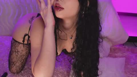 Sara  REMEMBER TO LEAVE A THUMB UP online show from February 8, 2026, 2:48 am