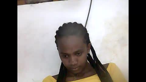 falielyse online show from October 13, 2025, 5:57 pm