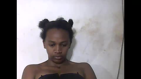 falielyse online show from October 23, 2025, 8:51 pm