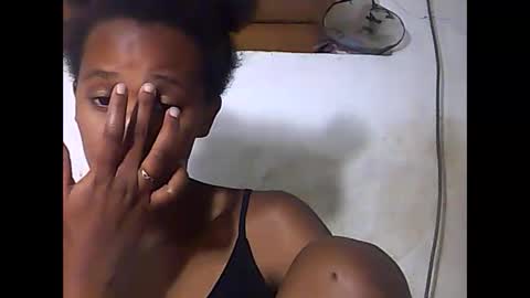 falielyse online show from October 27, 2025, 8:40 am