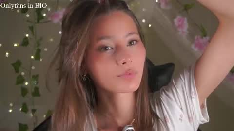 Snapshot of falinecrosthwaite chatting on June 26, 2026, 9:14 am Kaori online show from June 26, 2026, 9:14 am