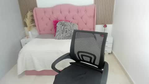 Snapshot of fanny_18 chatting on February 11, 2026, 12:26 am FANNY online show from February 11, 2026, 12:26 am