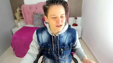 Snapshot of fanny_18 chatting on February 18, 2026, 2:40 am FANNY online show from February 18, 2026, 2:40 am