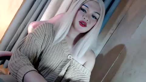 DANIELLA - DONT FORGET TO GIVE ME A THUMBSU UP online show from June 8, 2026, 8:42 pm