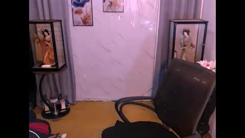 YOUR DOMINA KRISTINE online show from December 19, 2025, 6:59 pm