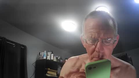 fantasyresort online show from April 2, 2026, 3:04 am