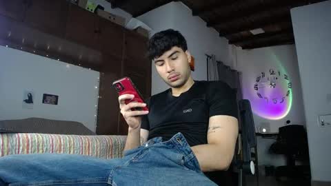 farid_24 online show from April 5, 2026, 2:42 am