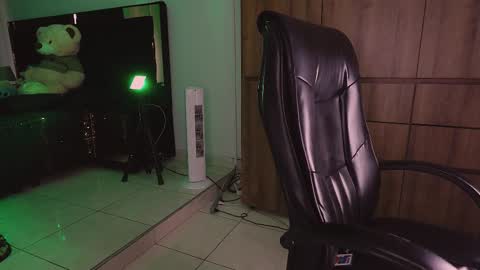 Snapshot of farid_jake_ chatting on October 22, 2025, 7:02 pm farid_jake_ online show from October 22, 2025, 7:02 pm