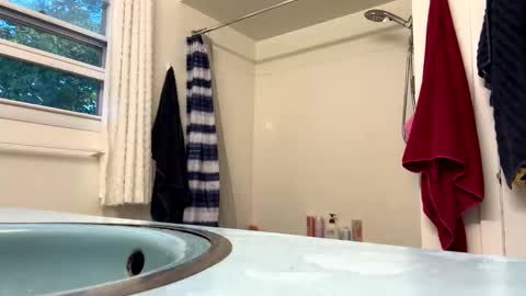 Snapshot of farmercock738287 chatting on September 27, 2025, 11:04 am farmercock738287 online show from September 27, 2025, 11:04 am