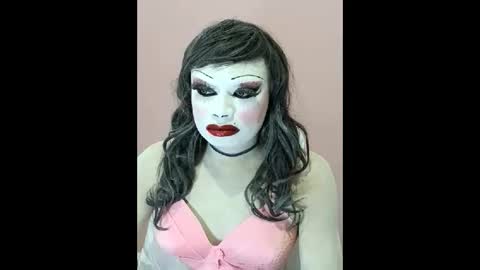 Snapshot of farrah_x chatting on October 4, 2025, 7:34 pm Farrah online show from October 4, 2025, 7:34 pm