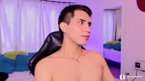 Snapshot of fatass_420 chatting on November 19, 2025, 7:14 pm Johan online show from November 19, 2025, 7:14 pm