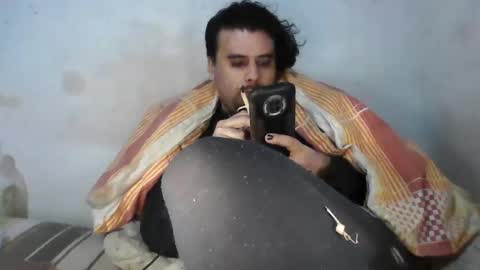 Faux Feitico online show from April 14, 2026, 12:05 am