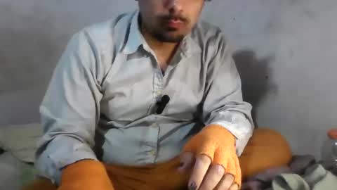 Faux Feitico online show from April 16, 2026, 9:39 pm