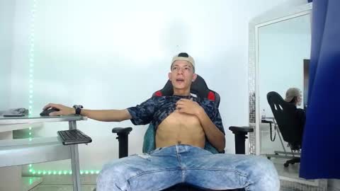 Favel Gomez online show from December 28, 2024, 4:52 pm
