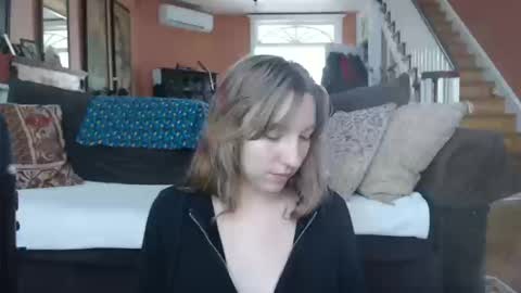 Snapshot of fawnwilde chatting on October 17, 2025, 3:58 pm Fawn online show from October 17, 2025, 3:58 pm