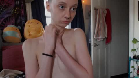 Mossfairy online show from September 29, 2025, 11:09 pm