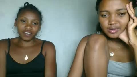 fayence09 online show from November 7, 2025, 7:25 pm