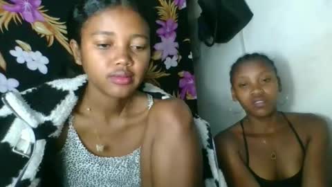 fayence09 online show from November 13, 2025, 12:20 am