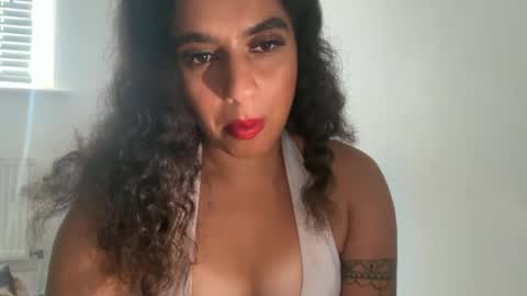 fayfay2002 online show from June 17, 2026, 4:08 pm