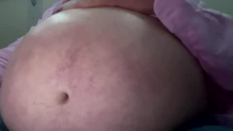 feedmyhugebelly online show from July 12, 2026, 9:17 pm