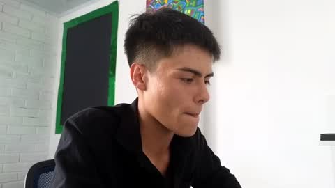 Snapshot of feeenti_dream chatting on July 9, 2026, 7:18 pm feeenti_dream online show from July 9, 2026, 7:18 pm