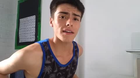 Snapshot of feeenti_dream chatting on July 23, 2026, 9:35 pm feeenti_dream online show from July 23, 2026, 9:35 pm