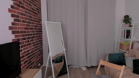 Snapshot of feel_our_vibe chatting on January 21, 2025, 4:27 pm Daniela online show from January 21, 2025, 4:27 pm
