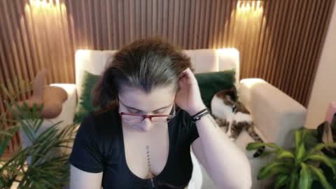 Snapshot of feelina_firesoul chatting on November 5, 2025, 7:14 pm Feelena online show from November 5, 2025, 7:14 pm