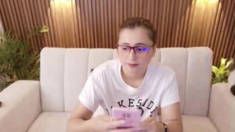 Snapshot of feelina_firesoul chatting on November 11, 2025, 6:30 pm Feelena online show from November 11, 2025, 6:30 pm