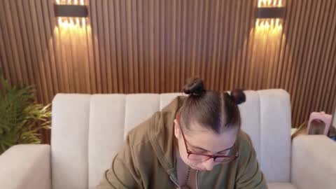 Snapshot of feelina_firesoul chatting on November 13, 2025, 6:29 pm Feelena online show from November 13, 2025, 6:29 pm