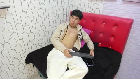 Snapshot of felipe_boy_18 chatting on March 1, 2025, 3:21 am felipe_boy_18 online show from March 1, 2025, 3:21 am