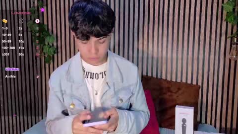 Snapshot of felipe_boy_18 chatting on September 27, 2025, 4:06 am felipe_boy_18 online show from September 27, 2025, 4:06 am