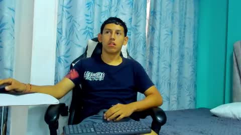 felipehot_gonzales online show from September 28, 2025, 12:43 pm