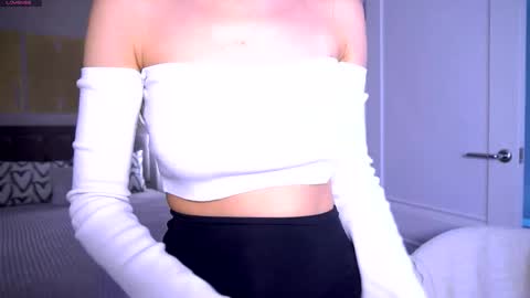 Hello im Nova online show from May 17, 2026, 1:14 am