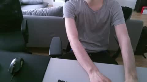 Snapshot of felixsagg chatting on June 14, 2026, 8:49 am felixsagg online show from June 14, 2026, 8:49 am