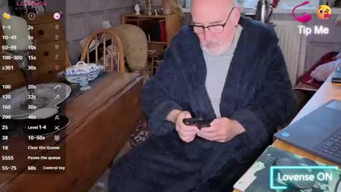 Adam online show from October 29, 2025, 7:32 am