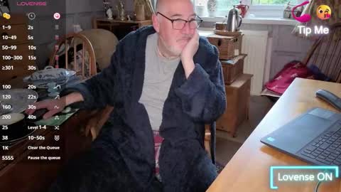 Adam online show from October 30, 2025, 7:54 am