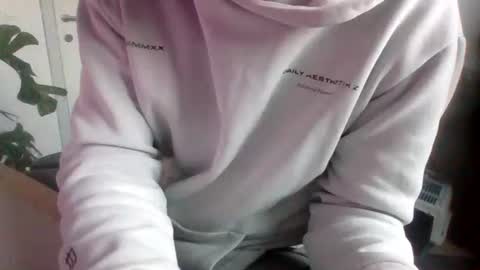 Snapshot of fem_alice_louis_dom chatting on December 4, 2025, 7:50 am fem_alice_louis_dom online show from December 4, 2025, 7:50 am