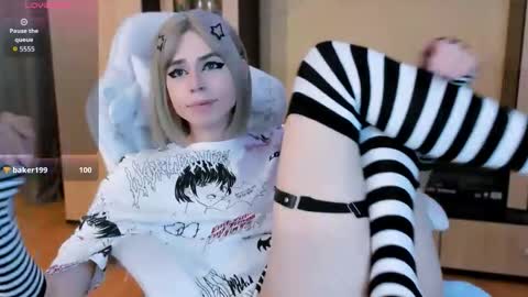 Snapshot of femalexa chatting on November 15, 2025, 4:03 pm Alexa online show from November 15, 2025, 4:03 pm