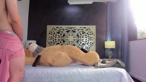 Femboy Max online show from November 20, 2025, 12:05 pm