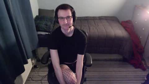 Skye online show from October 26, 2025, 12:49 am