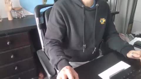 Snapshot of femdomsubby chatting on October 24, 2025, 5:04 am femdomsubby online show from October 24, 2025, 5:04 am