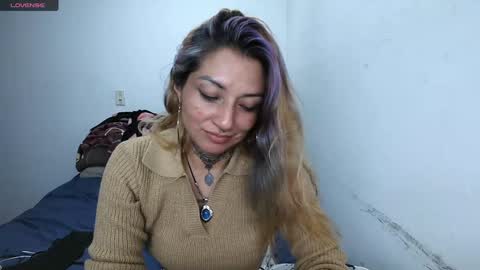 Snapshot of fenix_purple chatting on February 3, 2025, 12:04 am FENIX online show from February 3, 2025, 12:04 am