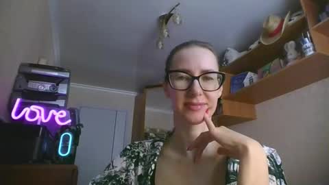 Snapshot of feraliss chatting on February 3, 2026, 7:57 am feraliss online show from February 3, 2026, 7:57 am
