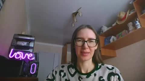 Snapshot of feraliss chatting on February 4, 2026, 10:43 am feraliss online show from February 4, 2026, 10:43 am