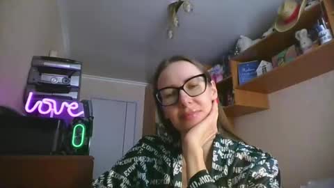 Snapshot of feraliss chatting on February 17, 2026, 10:23 am feraliss online show from February 17, 2026, 10:23 am
