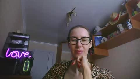 Snapshot of feraliss chatting on February 25, 2026, 8:24 am feraliss online show from February 25, 2026, 8:24 am