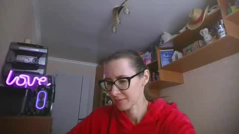 Snapshot of feraliss chatting on February 26, 2026, 11:09 am feraliss online show from February 26, 2026, 11:09 am