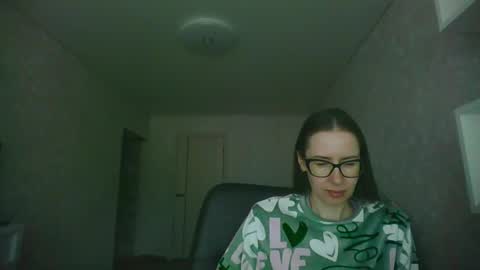 Snapshot of feraliss chatting on May 29, 2026, 10:57 am feraliss online show from May 29, 2026, 10:57 am