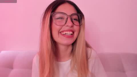 fernanda  online show from March 19, 2026, 4:00 pm